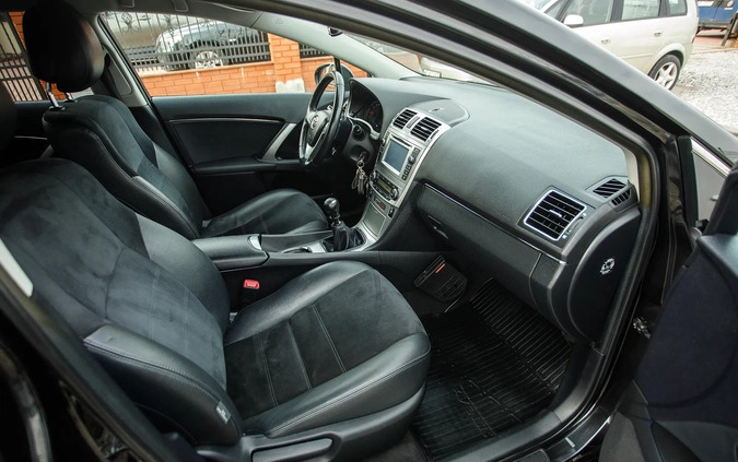 Toyota Avensis cena 47900 przebieg: 214000, rok produkcji 2014 z Radom małe 742